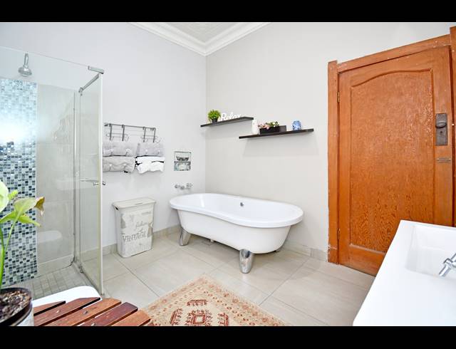 3 BEDROOM HOUSE FOR SALE IN KENSINGTON